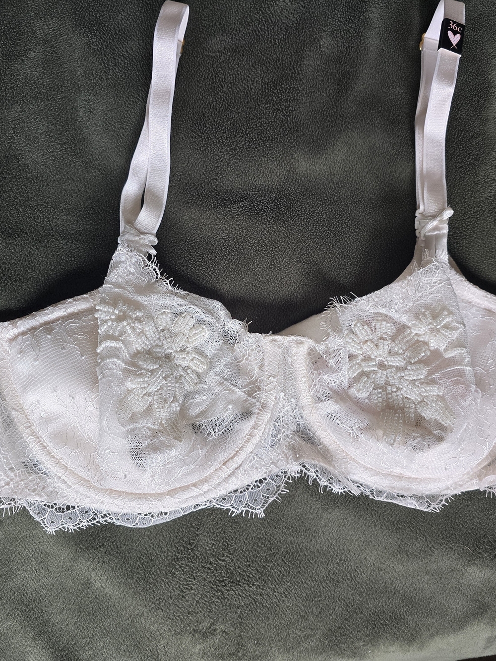 NWT Victoria's Secret Bra - Coconut White Lace with Intricate Beadwork
